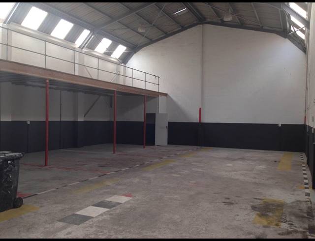 294M² FACTORY TO LET IN KILLARNEY GARDENS